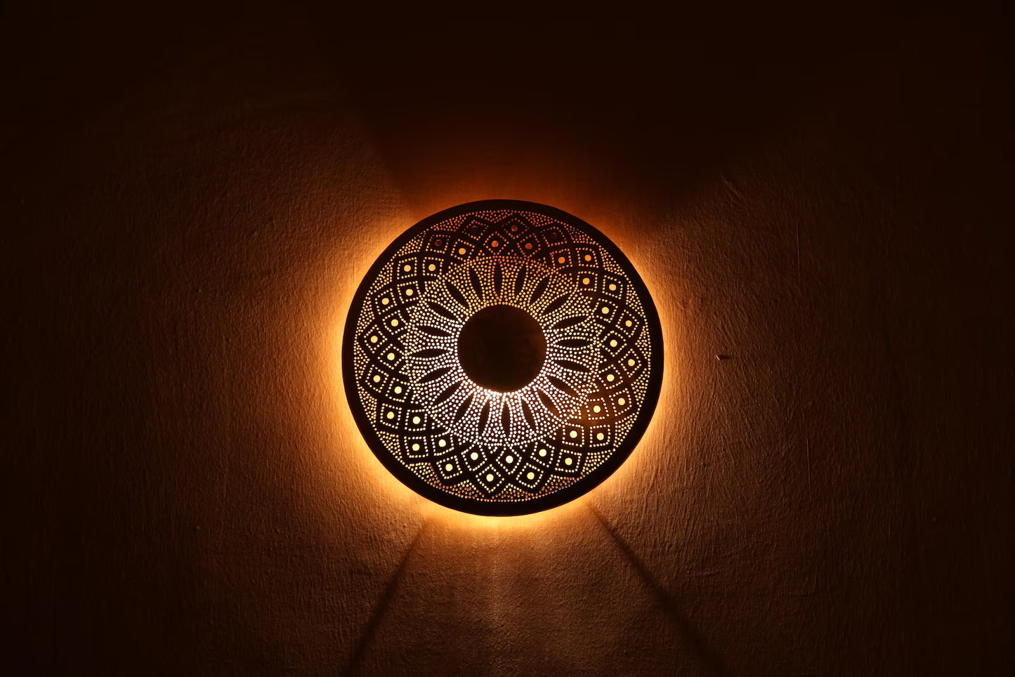 Moroccan Brass Wall Sconce – Handmade Round Light Fixture, Geometric Design, Ambient Glow, Boho Decor, Riad Lighting, Artisan Made