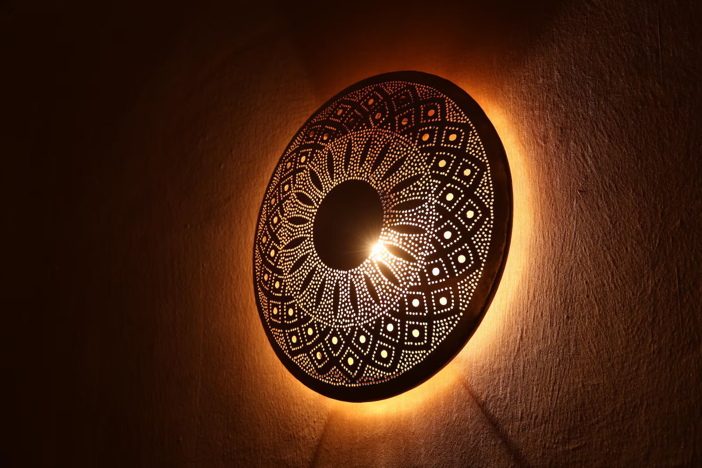 Moroccan Brass Wall Sconce – Handmade Round Light Fixture, Geometric Design, Ambient Glow, Boho Decor, Riad Lighting, Artisan Made