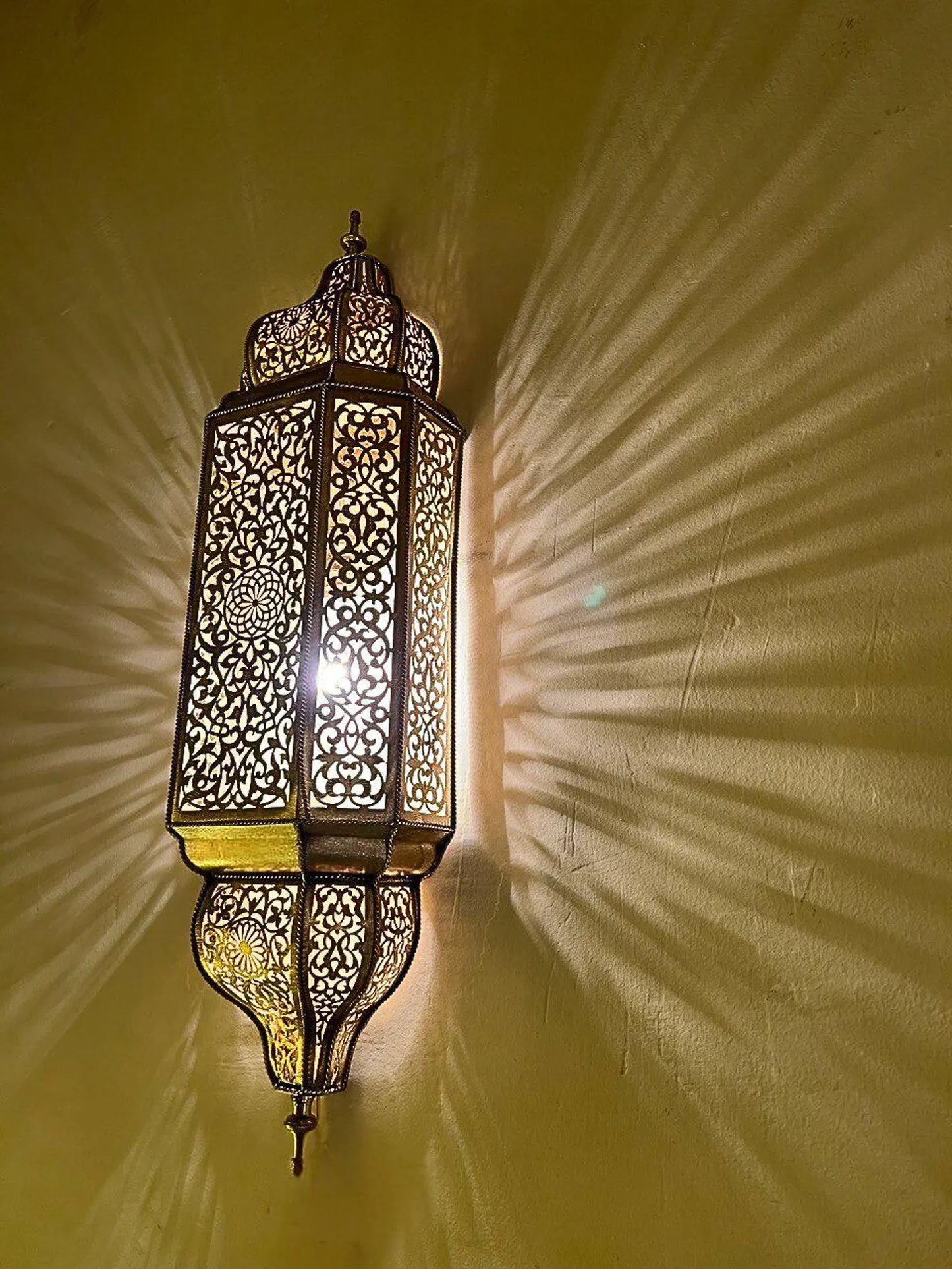 Moroccan Wall Light - Handmade Brass Electric Sconce - Elegant Moroccan Wall Lamp Décor